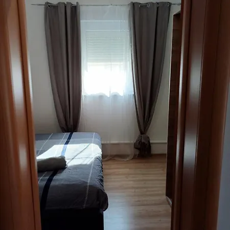 דירה Sarah זאדאר