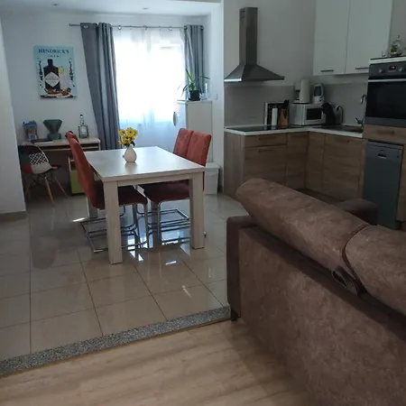 Sarah Apartment *