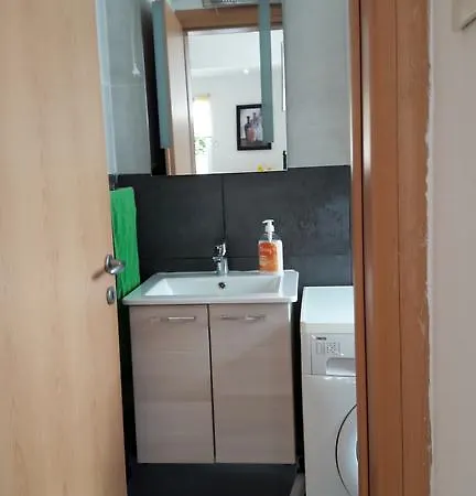 Sarah Apartment
