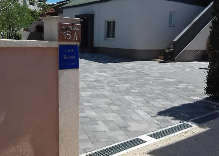 Sarah Апартаменти Задар