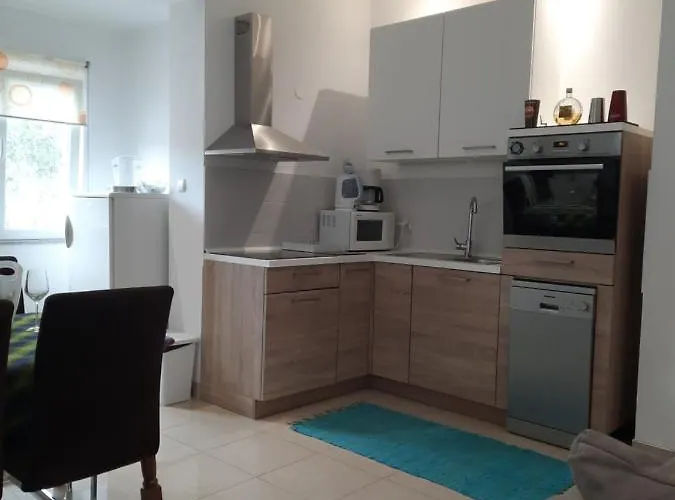 Апартаменти Sarah *