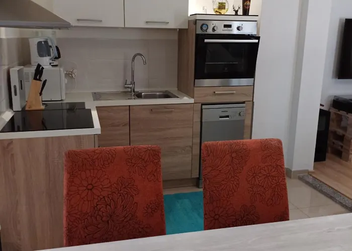 Апартаменти Sarah *