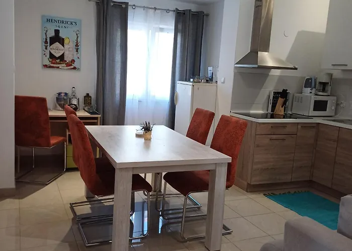 Sarah Апартаменти Задар