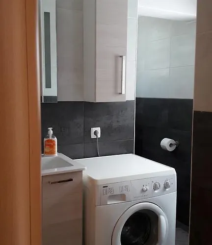 Sarah Апартаменти *